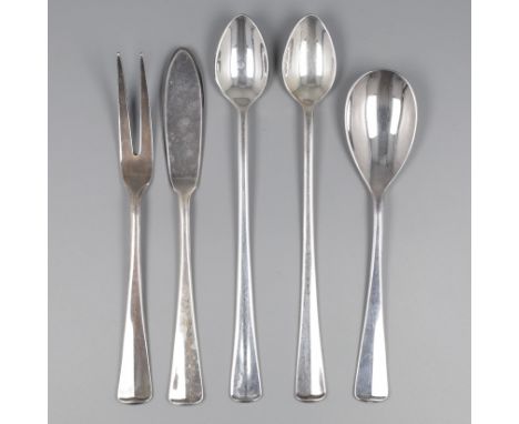 Cutlery parts ''Haags Praise'' (5), M.J. Gerritsen, Zeist 1978-1979, silver. Butter knife, meat fork, jam spoon and two sorbe