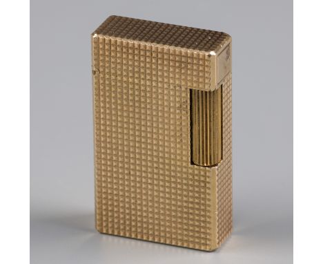 S.T. Dupont lighter. Beautiful lighter with gold plating. France, Paris, S.T. Dupont, 20th century, hallmarks: S.T. Dupont de