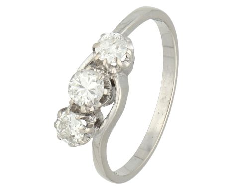 18K White gold toi et moi ring set with approx. 0.38 ct. diamonds. Set with three brilliant-cut diamonds totalling approx. 0.