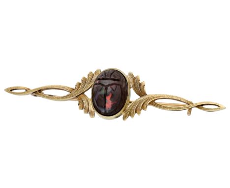 18K Rose gold Art Deco bar brooch set with scarab boulder opal of approx. 4.44 ct. Set with a cabochon-cut boulder opal of ap