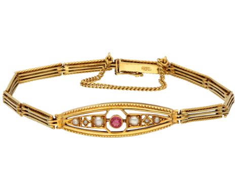 14K Yellow gold vintage bracelet with 6 seed pearls and synthetic ruby. Set with six seed pearls (approx. Ø 0.70 - 2.65 mm) a