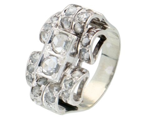 18K White gold retro ring with rose-cut diamond. Set with 22 rose-cut diamonds, of which the central two are approx. Ø 3.73 m