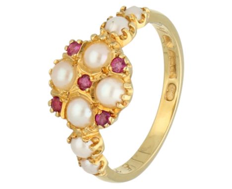 Franklin Mint 18K yellow gold vintage ring with cultivé pearl and ruby Set with five cultivé pearls, ruby of approx.Ø 1.70 mm