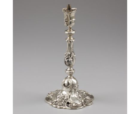Lamp base, Netherlands 1979 silver. Beautiful lamp base with filling and rich decorations and floral ornaments. Netherlands, 