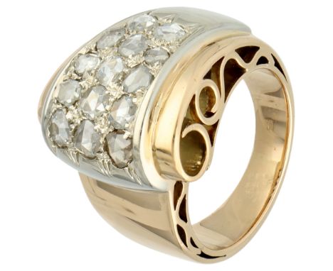 18K Yellow gold asymmetrical retro ring with rose diamond. Set with 14 rose-cut diamonds (approx. Ø 3.4 mm). In good conditio