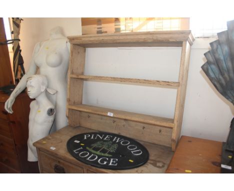 A pine hanging shelf