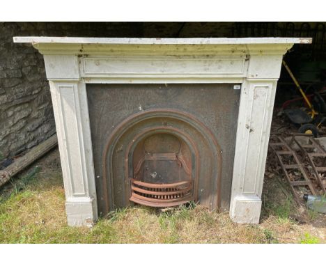 Cast iron fireplace and wooden surround - PLEASE NOTE: Lots 451 to 555 are in situ in Northleach &amp; must be collected from