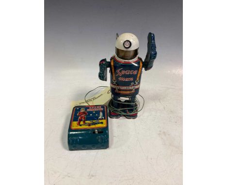 Masudaya Space Commando Astronaut - Japanese toy tin astronaut with battery control box, 19.5cm HighItem is without its origi