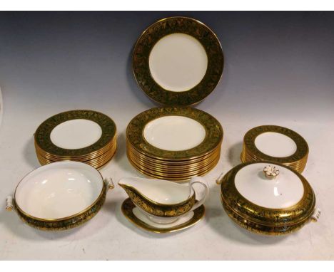 Wedgewood Florentine Bone China Dinner Service W4170, including twelve large plates and side plates, eleven medium plates, a 