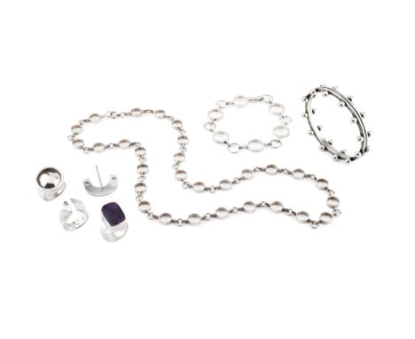 A Finnish silver modernist necklace, possibly designed by Jorma Laine, of openwork hoop design, with import marks for London 