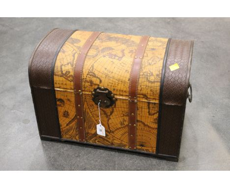 Decorative domed trunk, width 50 cm, height 35 cm