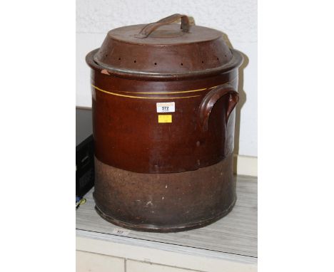 Stoneware planter with lid