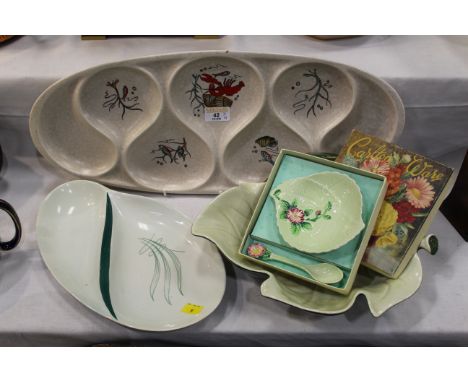 Crown Devon serving dish, Carltonware leaf plate and spoon