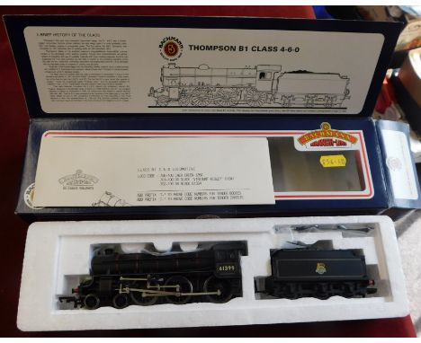 Bachmann Locomotive 3/- 701A B1 61399 BR lined black, late emblem mint and boxed