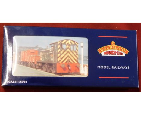 Bachmann Locomotive 04 Diesel Shunter D2264 BR green, late crest, mint and boxed
