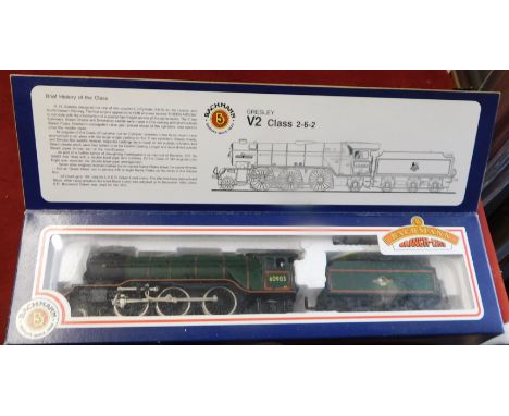 Bachmann Locomotive 31-551 V2, 60800 'Green Arrow' BR black, mint and boxed