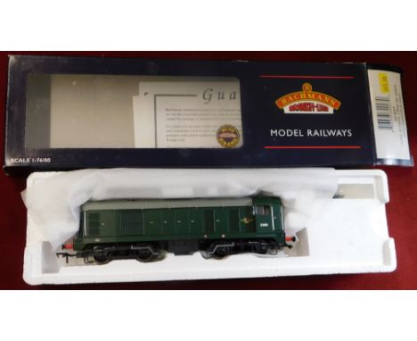 Bachmann Locomotive class 20 diesel, D8000 BR green with indicator disc, mint and boxed