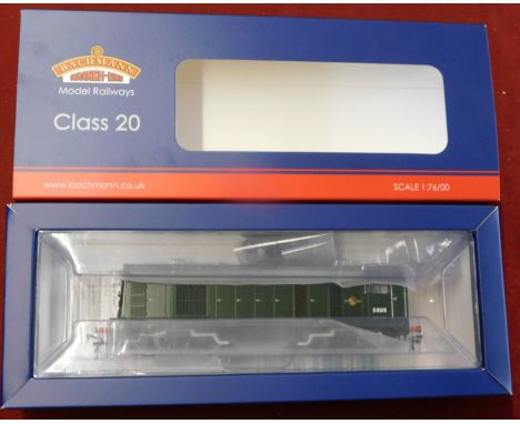 Bachmann/Branch Line Locomotive Class 20/0 D8 015 BR green late crest 35-351 mint and boxed