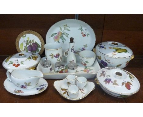 Royal Worcester Evesham dinnerwares