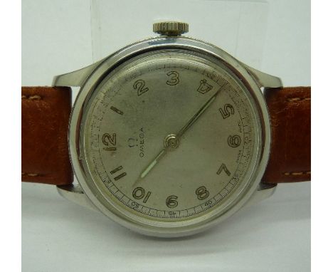 A 1944 U.S. Army issue Omega wristwatch with manual wind movement, 10094603