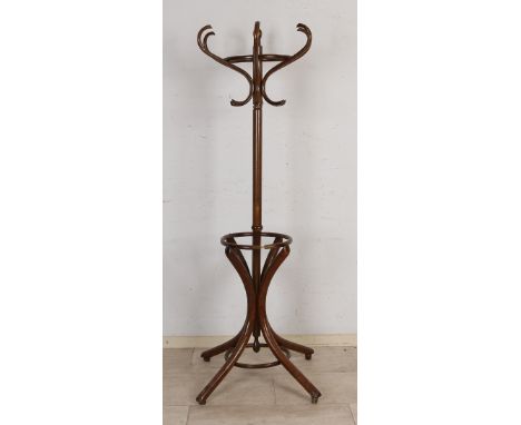 Antique Thonet style coat rack. bugholz. Circa 1920. Small model, rare. Size: H 144 cm. In good condition.