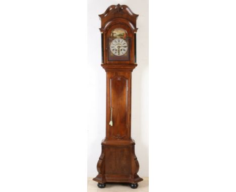 19th century grandfather clock. walnut. Frisian model with Black Forest movement. Wedding. Dimensions: H 255 cm. In decent sh