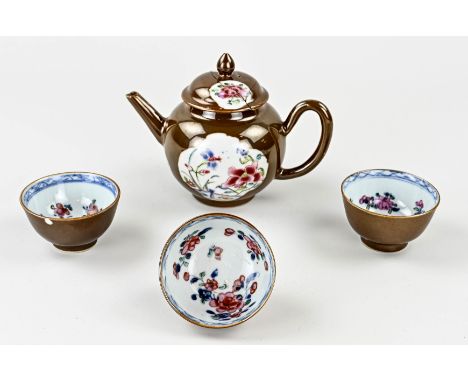 Four parts 18th century Chinese Capuchin porcelain. Floral decor. Consisting of; three cups, one chip. And a teapot, lid glue