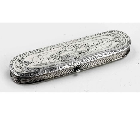 Silver spectacle case, 833/000, oval model decorated with engraving and fitted with a ribbed rim. Size: unclear, jl.:k: 1869.