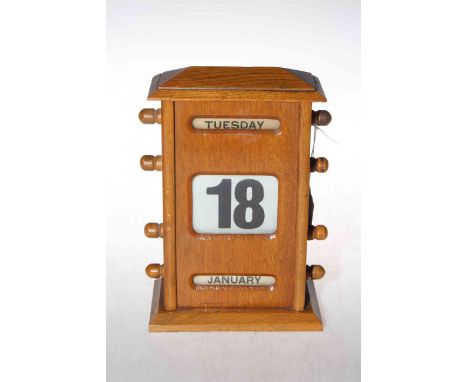 Vintage oak perpetual desk calendar, 21cm.