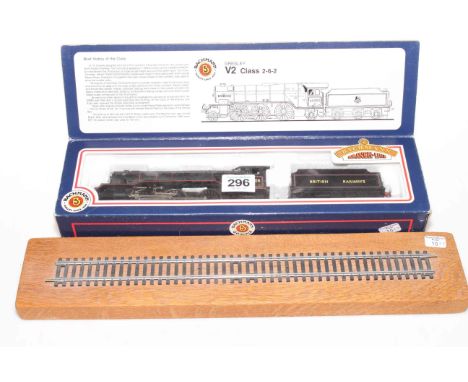 Bachmann 'Gresley' V2 Class 2-6-2 locomotive model.
