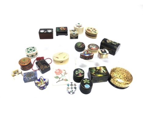 A COLLECTION OF ASSORTED TRINKET BOXES  including hardstone, laquered and mother of pearl decorated examples