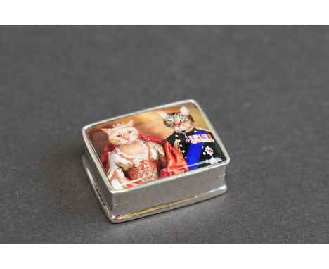 Silver and enamel pillbox depicting Royal Cats, stamped Sterling 