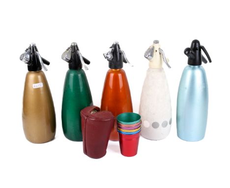 A collection of five assorted mid-century enamel soda syphons and a set of six picnic beakers. Max. H32cm