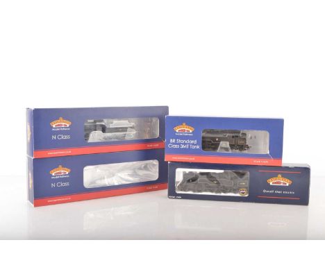 Bachmann 00 Gauge boxed BR black Tender and Tank Locomotives  two renumbered and all lightly weathered (4), 32-165DC N Class 