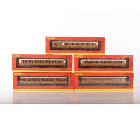 Hornby 00 Gauge boxed LNER 'Teak' Coaches (5), R4170 Corridor/Brake, R4171 Corridor 1st Class, R4172 Corridor 3rd Class, R417