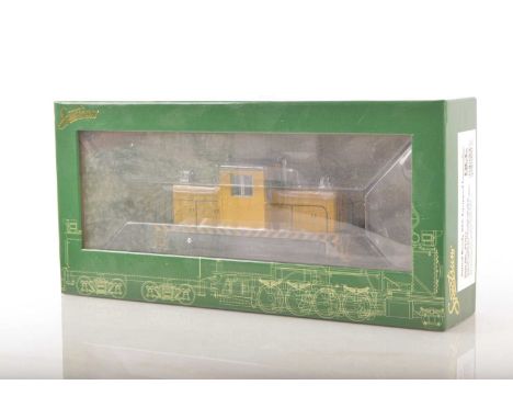 Bachmann Spectrum 0 Gauge 29203 0N30  Whitcomb 50-Ton centre cab Diesel in yellow with hazard stripes, in original box, E, bo