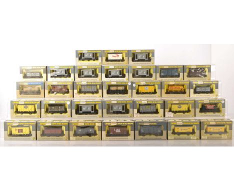 Wrenn 00 Gauge boxed 4-Wheel wagons including three Hornby -Dublo wagons (31) including Fyffes Van (3), blue Express Parcels 