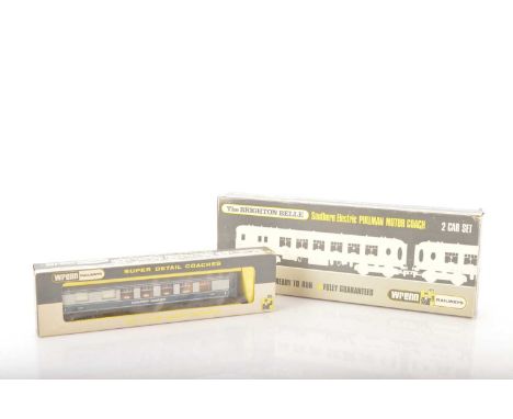 Wrenn 00 Gauge boxed W3004/5 BR blue grey Brighton Belle 2-Car EMU Set and Golden Arrow Pullman Car (2), W3004/5 Set 3052 com