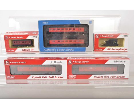 Dapol N Gauge BR  Crimson Coaching Stock and a  Snowplough (5),  all cased with card sleeves, 2P-003-010 B Set coach twin pac