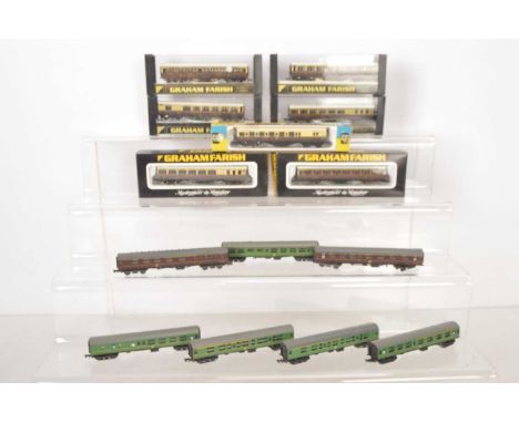N Gauge British Outline Coaching Stock (13),  GWR in umber and cream livery, 0614, 0624, 0646 (3), 0673, and another all case