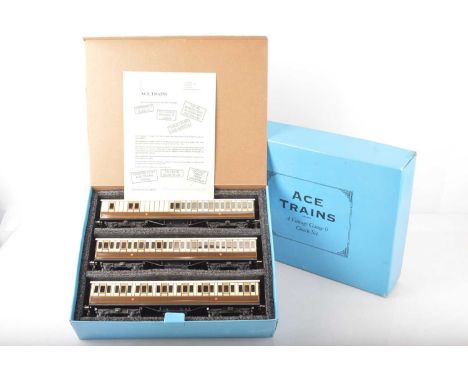 Ace 0 Gauge modern issue C/1 3-car LNWR Passenger coaches, all 1st, all 3rd and brake 3rd, E, Box VG