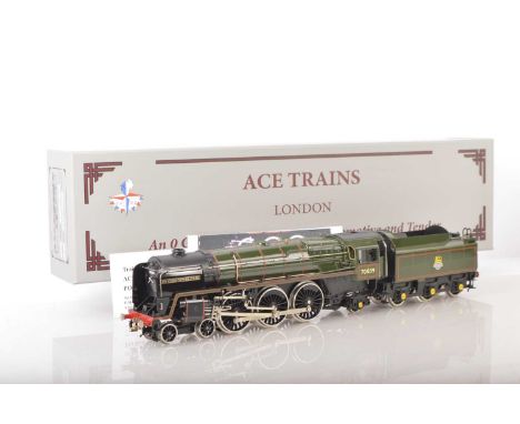 V Ace Trains 0 Gauge Modern issue E/27 4-6-2 Loco & Tender BR lined Green Britannia class 'Sir Christopher Wren', No.70039, 2