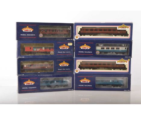 Bachmann 00 Gauge boxed BR various regions Coaches (8), Maroon, 34-200 Collett 60' 2nd, 34-150 Collett 60' 1st/2nd, 34-378 Th