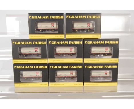 N Gauge Graham Farish by Bachmann Collectors Club Exclusive TTA VIP Tank Wagons (8) all boxed, 373-775K VIP TTA tank wagons i