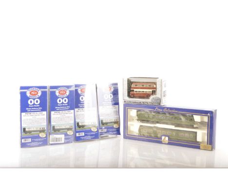 Lima 00 gauge DMU 2- Car unit and Parkside ex Ratio Coach Kits (6) Lima BR green Class 101 2-Car DMU, Parkside Models PC730 (