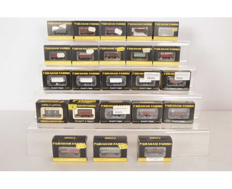 Graham Farish by Bachmann and Graham Farish N Gauge Vans and Brake Vans Mainly BR,  all boxed, 373-725 BR white box van (3), 
