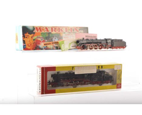 Fleischmann and Marklin Hamo HO Gauge Continental  plastic bodied DB black Steam Locomotives and Tenders (2), Fleischmann 136