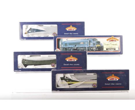 Bachmann 00 Gauge boxed Class 44 Class 46 and Class 55 BR Diesel Locomotives (4), 32-651 Class 44 blue 44008, 31-075 blue Cla
