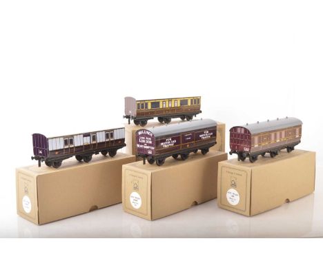 V Ace Trains 0 Gauge Modern issue Group of Rolling Stock (4), consisting of 6-wheel GWR Family Saloon, LNWR Full Brake, MR an