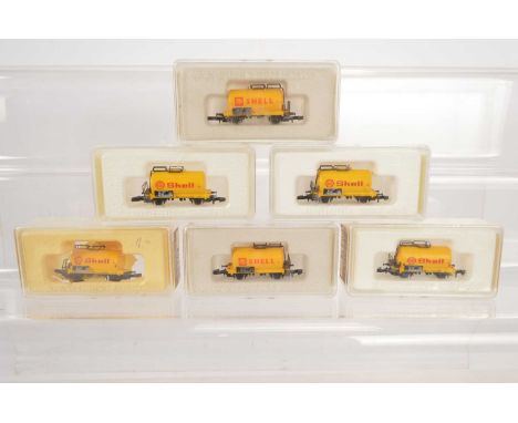 Marklin Mini Club Z Gauge Shell Tank Wagons (6), a rake of six, 8611, all cased one incorrectly with cracked case, in yellow 